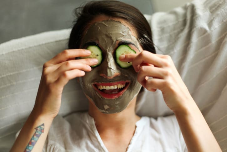 A Cucumber, Aloe + Parsley Mask To Soothe Skin & Reduce Redness