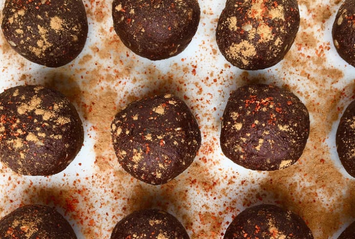Healthy Snack: Raw Mexican Hot Chocolate Energy Bites