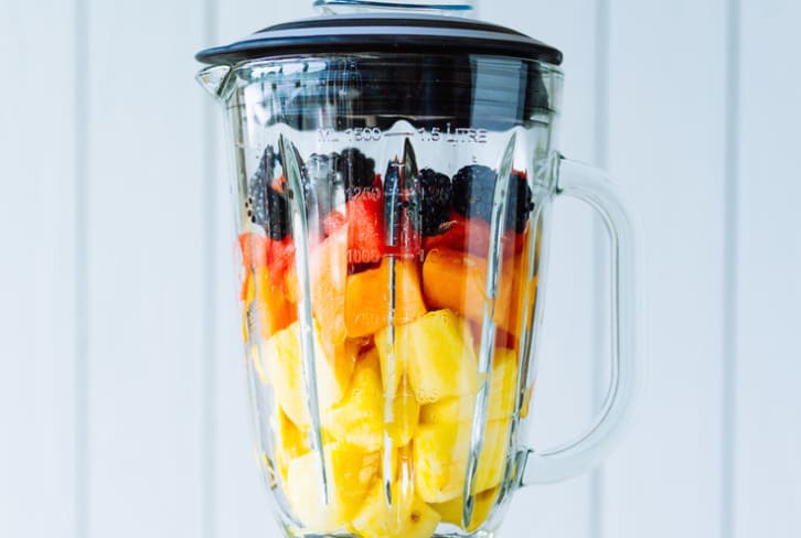 A Ridiculously Refreshing Summer Smoothie For Glowing Skin