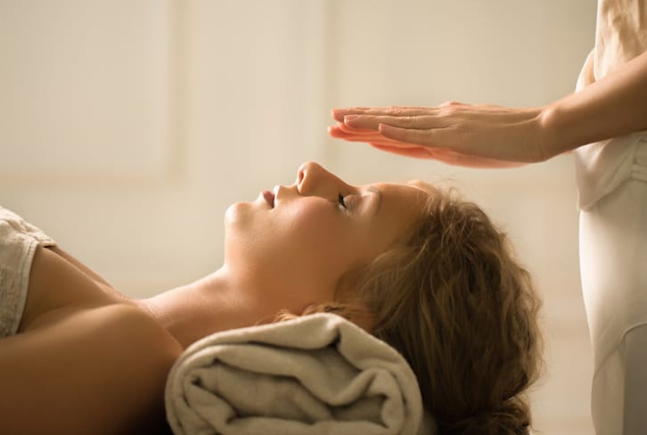 Reiki: What It Is + Why You Should Consider Adding It To Your Routine