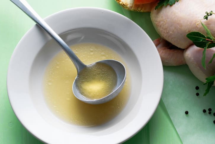 6 Reasons To Add Bone Broth To Your Diet For Healthy Aging & Weight Loss