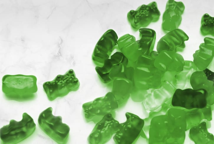 How To Make Your Own Gut-Healing Green Juice Gummy Bears