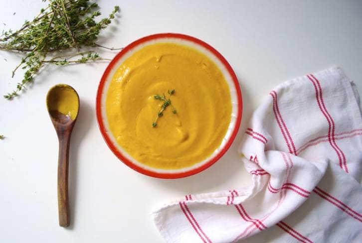 One-Pot Carrot Ginger Soup For Fall (Vegan)