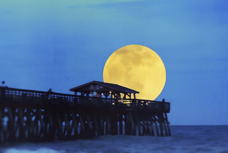 High-Vibe Manifestation Rituals Just In Time For Tomorrow's Supermoon