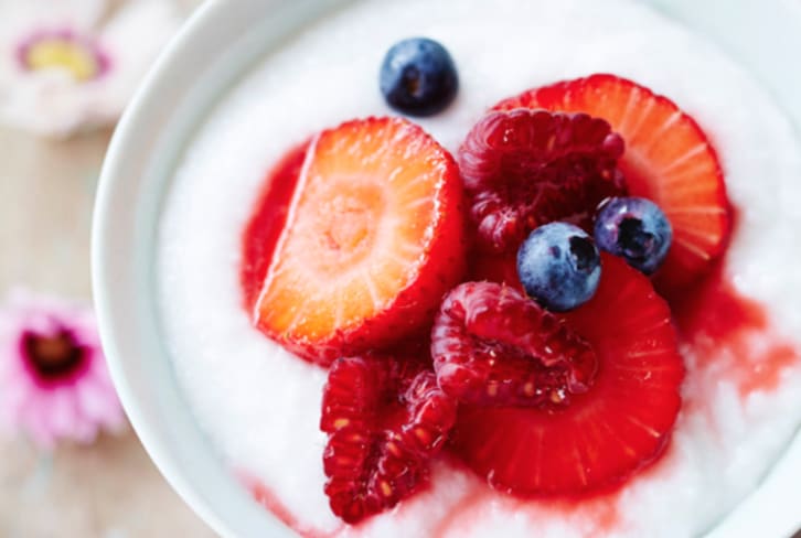 A Probiotic-Rich Vegan Breakfast: Coconut Kefir