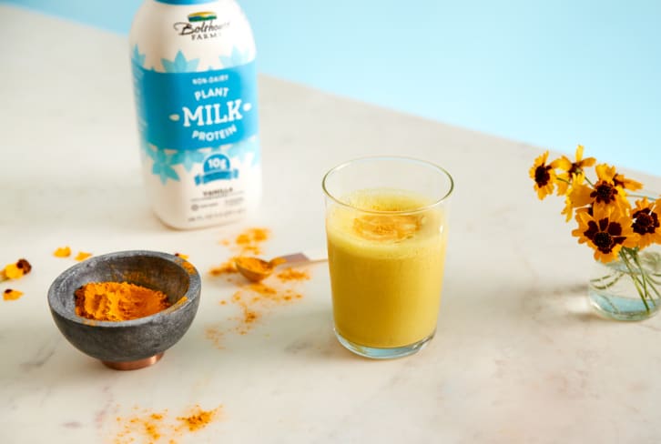 New Obsession: This Turmeric Golden Milkshake With Plant Protein