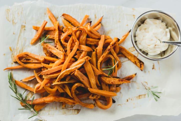 These Baked Sweet Potato Fries Have A Genius Gut-Healing Secret Ingredient