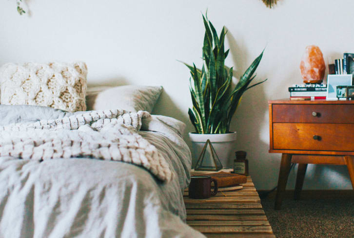 Feng Shui For Your Bedroom: What To Do & What Not To Do
