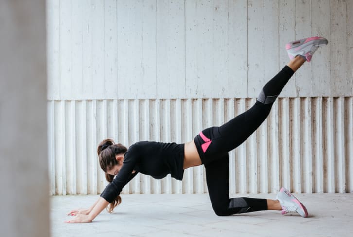 8 Moves For A Total Body Workout You Can Do Anywhere