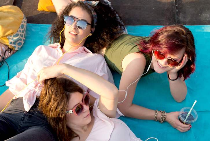 Social Media Is Making You Feel Lonely (Even If You Don't Think It Is)