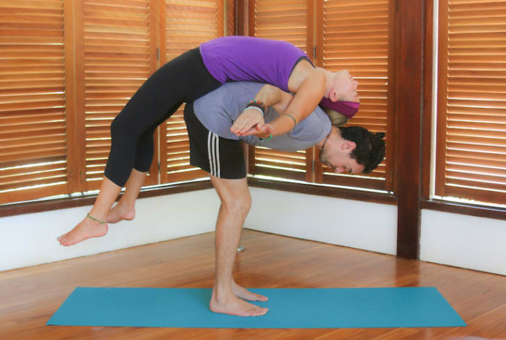 5 Couples Yoga Poses To Strengthen Your Relationship