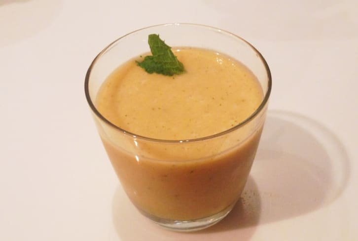 Cleansing Cantaloupe & Mint Smoothie