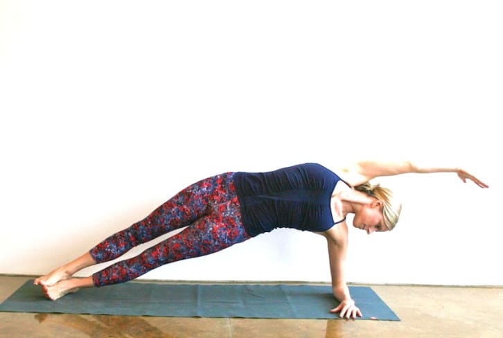 10-Minute Yoga Sequence To Feel Refreshed