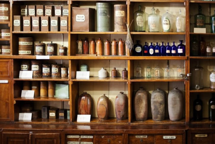 DIY Inspo: How To Stock Your Own Herbal Medicine Cabinet