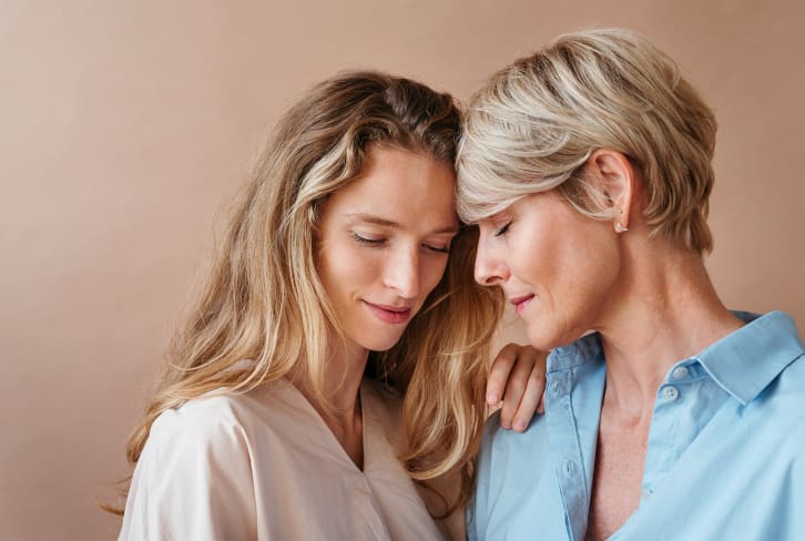 12 Signs You Grew Up With A Narcissistic Mother & How It May Affect You Today