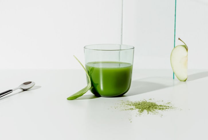 You Don't Need A Juicer To Make This Nutritious 2-Ingredient Green Juice