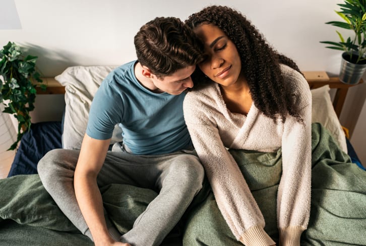 7 Ways To Be More Vulnerable In Relationships (Even If It's Hard For You)