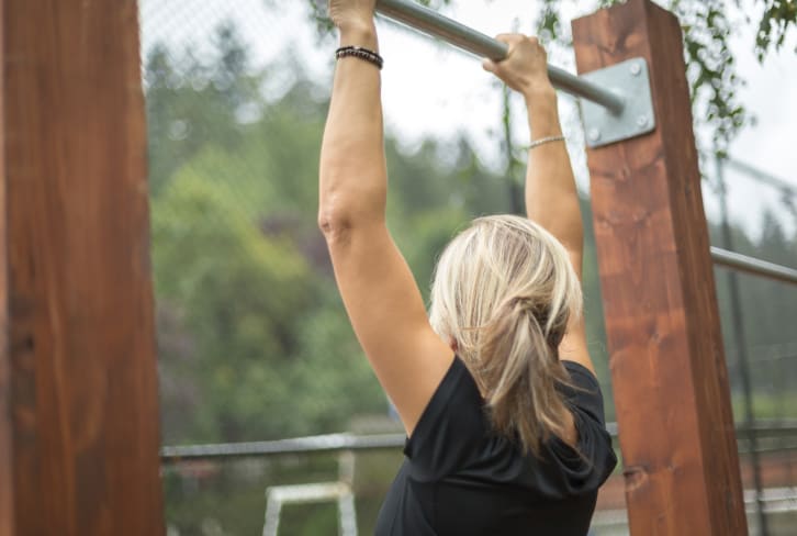 A 7-Week Plan To Master Pull-Ups (& Why This Move Is A+ For Healthy Aging)