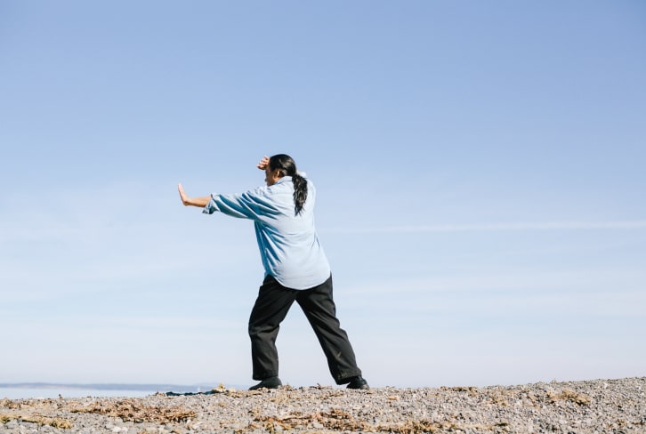3 Beginner Tai Chi Movements To Help Approach Every Day With More Ease