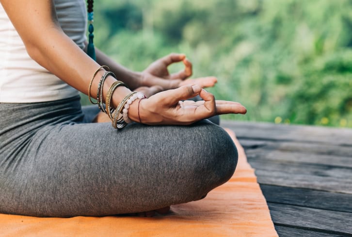 7 Ways to Be More Present in 2020 — Even If You Have No Clue How to Meditate