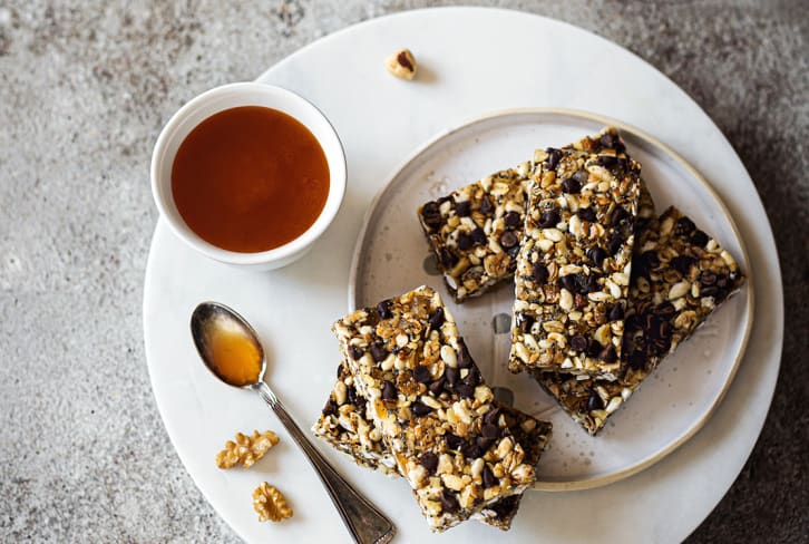 These No-Bake Chocolate Snack Bars Are Brimming With Brain-Health Benefits
