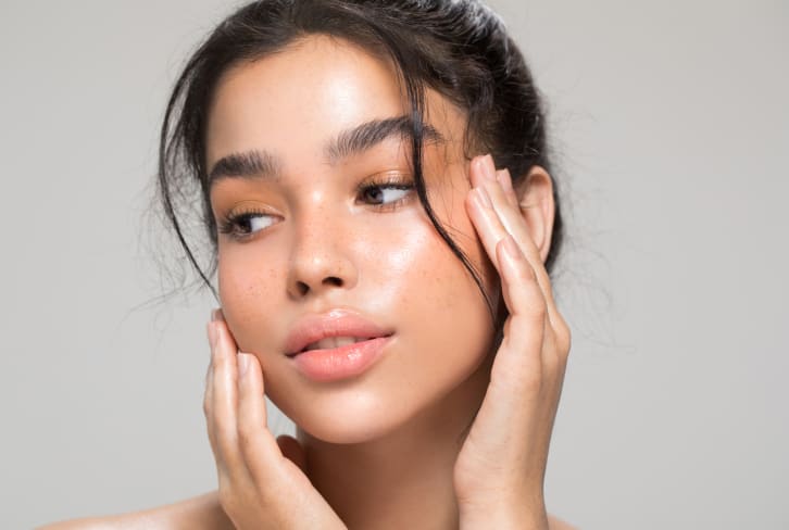 3 Underrated Tips To Get Dewy, Glazed Doll Skin (No Makeup Required)