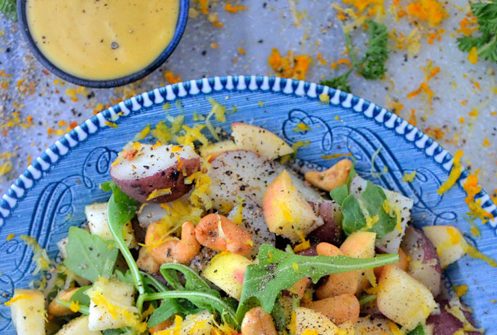 Detoxifying Apple + Arugula Salad With Maple Tahini Dressing