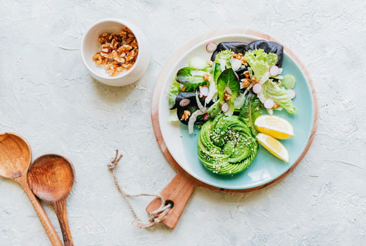Exactly What To Eat (And What To Avoid) To Eliminate Stress And Support Your Adrenals