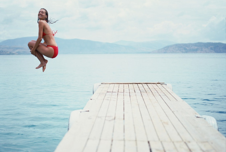 20 Signs It's Time To Let Go Of Your Relationship & Move On
