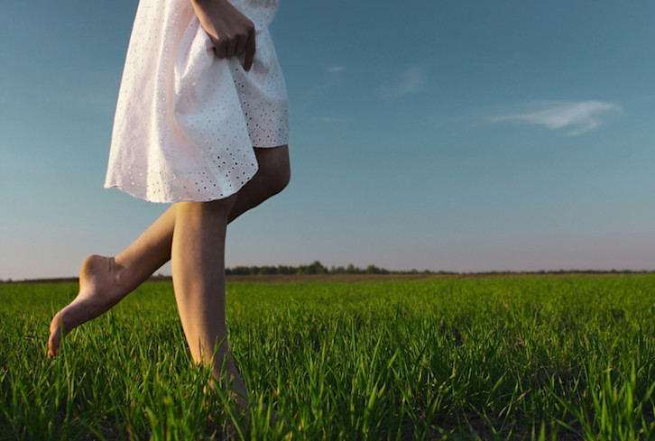 The Surprising Health Benefits Of Going Barefoot