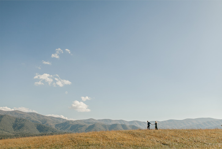The 2 Ingredients That Make A Relationships Balanced, From A Therapist