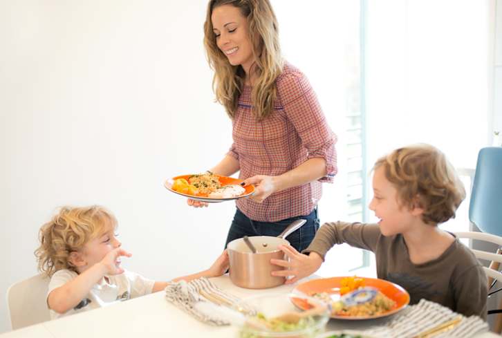 A 5-Night Healthy Meal Plan To Steal From This Raw Food Chef, Yogi, And Mom