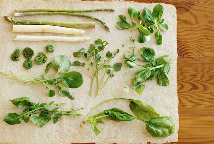 9 Foods To Fight Inflammation + Boost Your Mood
