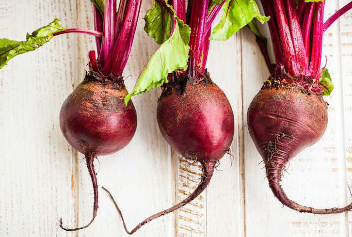 Your New Favorite Lunch: Beet + Quinoa Salad