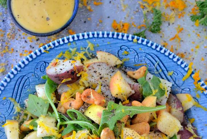 Detoxifying Apple + Arugula Salad With Maple Tahini Dressing