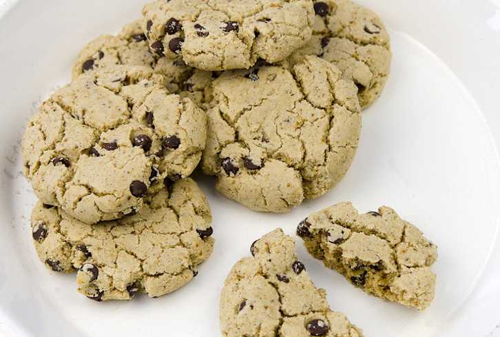 Unbelievably Vegan Vanilla Bean Chocolate Chip Cookies