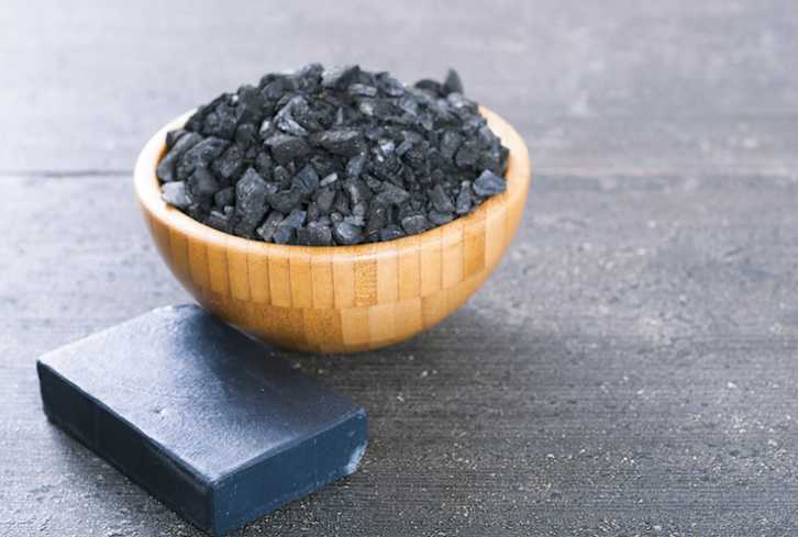 What You Need To Know About Detoxing With Activated Charcoal