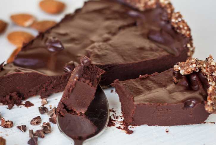 A Raw Vegan Chocolate Tart Recipe That Will Rock Your World