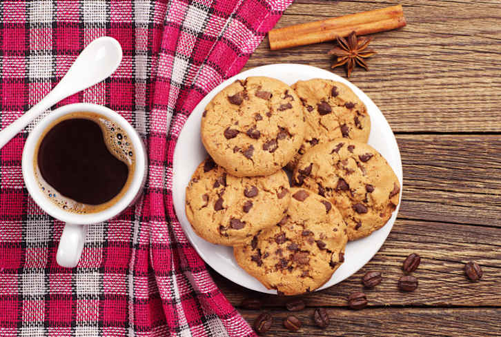 10 Ways To Beat Chocolate Cravings (Yes, Really)