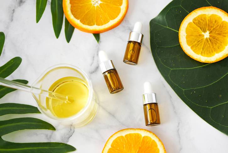 How To Use Essential Oils To Calm Stress & Anxiety