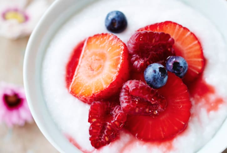 A Probiotic-Rich Vegan Breakfast: Coconut Kefir