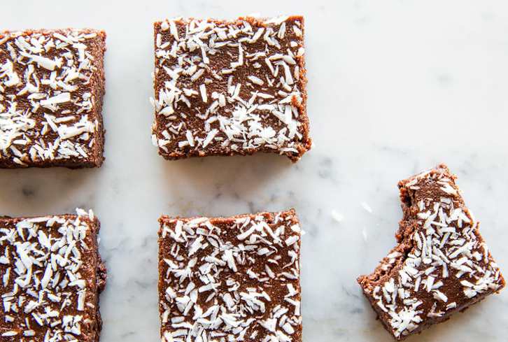 Super Simple Raw Pecan Brownies (Yesss!)