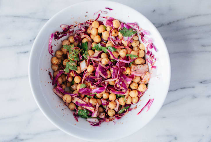 Everything You Need To Know About Prebiotics, According To  A Doctor
