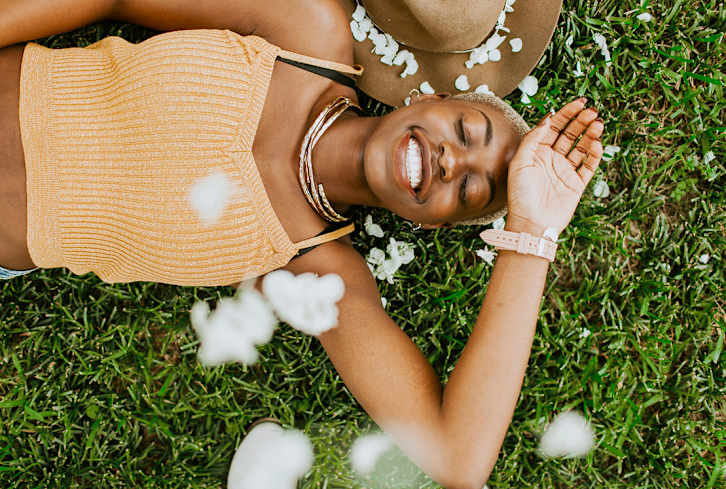 How To 'Design Your Summer' So You Get A Major Happiness Boost For The Entire Season