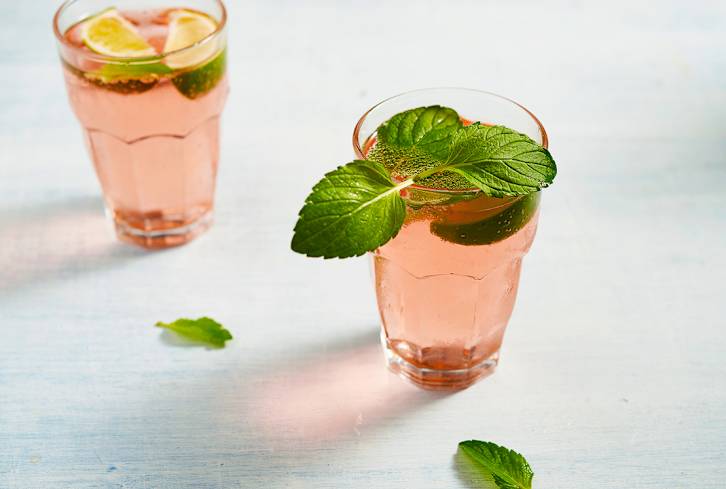 A Gut Doctor's Favorite Microbiome-Boosting Tonic Is Crazy Easy To Make
