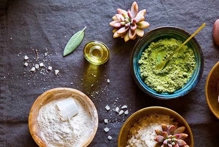 These Are The Best Essential Oils For Hormone Balance & PMS