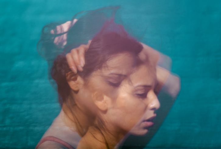 Here's How An Integrative Neurologist Treats & Prevents Her Migraines