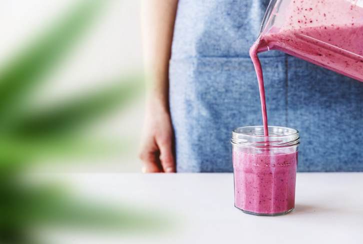 How To Make A Super-Healthy Smoothie For Less Than $3 A Serving