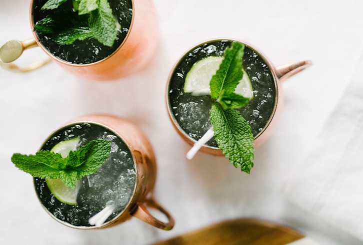 Keep Your Spirits Bright: Healthier And Booze-Free Winter Cocktail Options