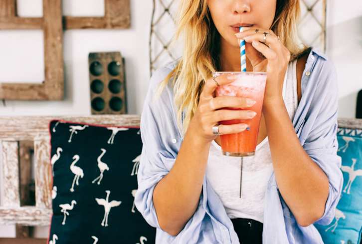 If You're A Congested Mess, You Need This Allergy-Fighting Smoothie Pronto